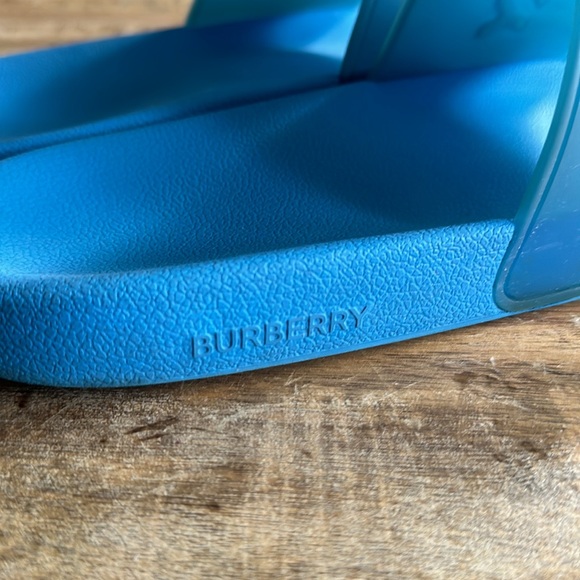 Burberry slides(slightly used) - Picture 3 of 4